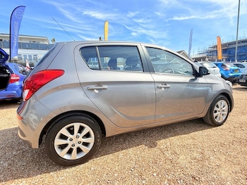 Used Hyundai i20 2014 for sale - 79103775: Photo