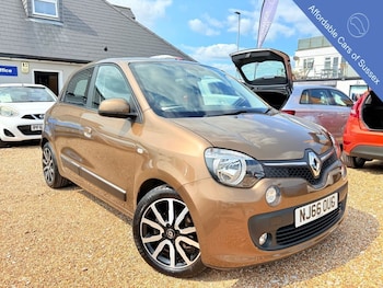 2016 (66) - 0.9 TCe Dynamique Hatchback 5dr Petrol EDC AUTOMATIC