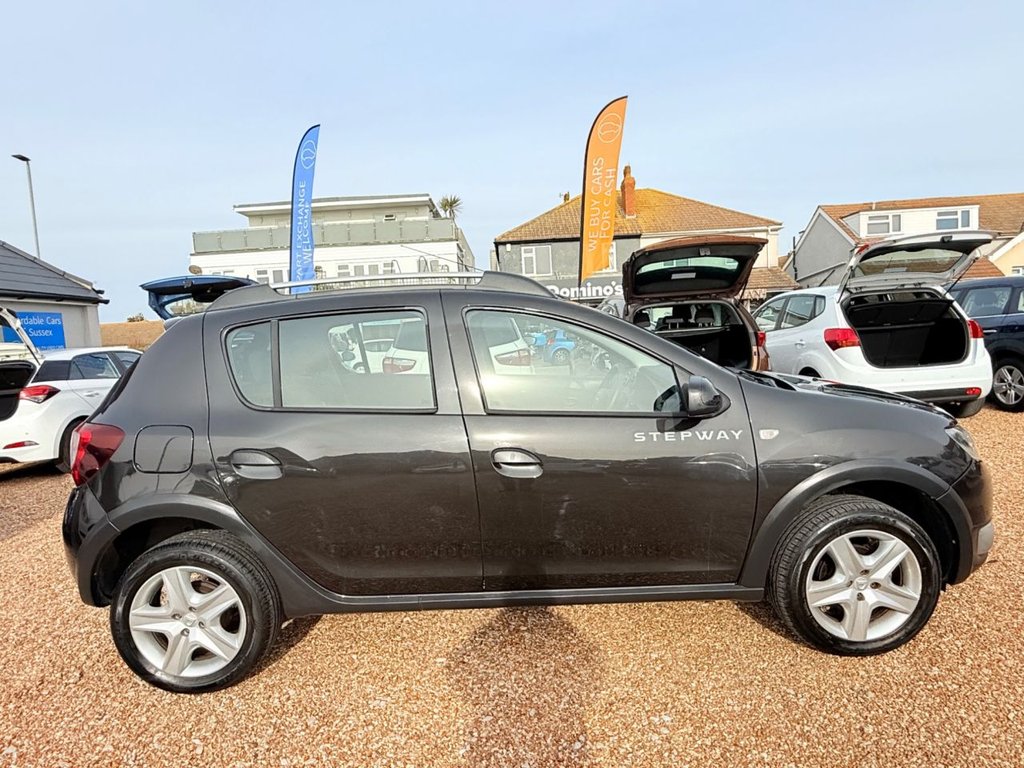 Used Dacia Sandero Stepway 2016 for sale - 77583437: Photo 2