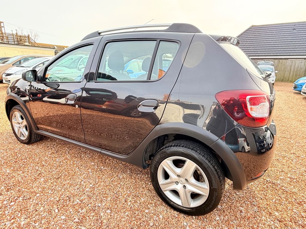 Used Dacia Sandero Stepway 2016 for sale - 77583437: Photo 8
