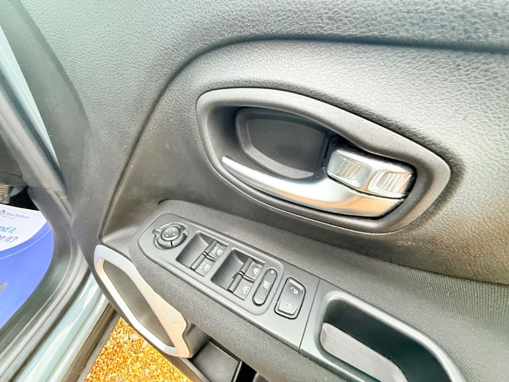 Used Jeep Renegade 2016 for sale - 77122072: Photo 15