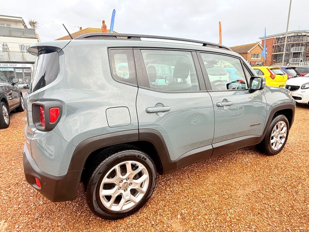 Used Jeep Renegade 2016 for sale - 77122072: Photo 3