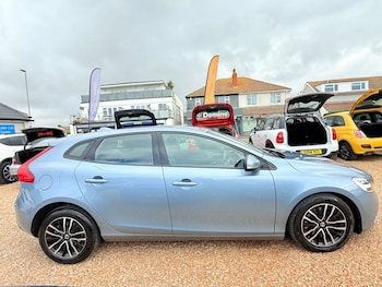 Used Volvo V40 2018 for sale - 75320978: Photo