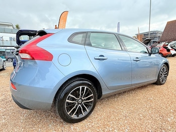 Used Volvo V40 2018 for sale - 75320978: Photo