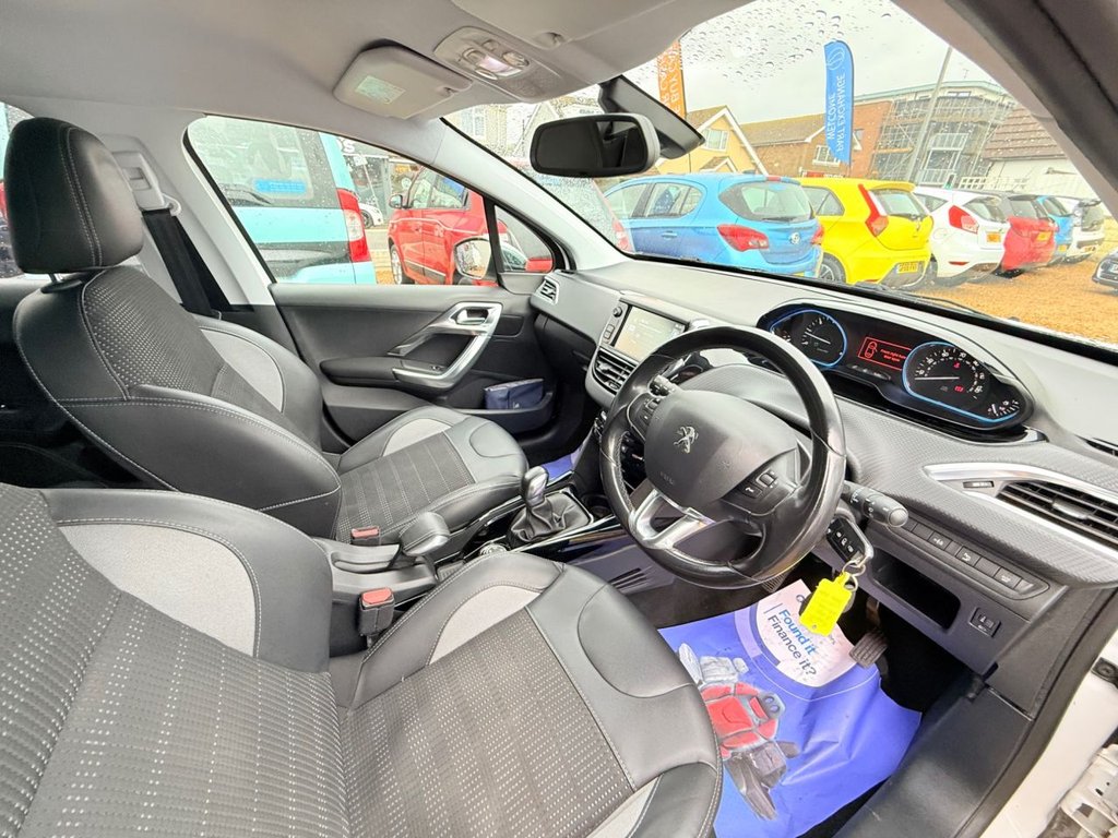 Used Peugeot 2008 2015 for sale - 77188652: Photo 14