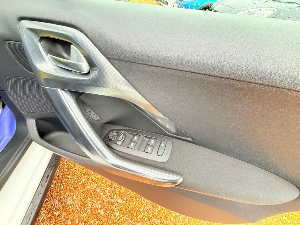 Used Peugeot 2008 2015 for sale - 77188652: Photo 19