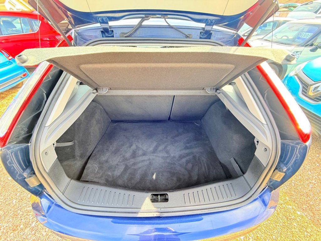 Used Ford Focus 2011 for sale - 77920468: Photo 17