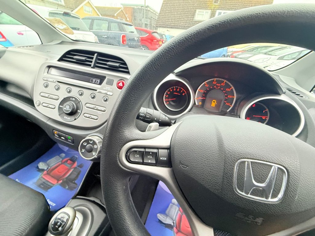 Used Honda Jazz 2010 for sale - 77693120: Photo 30