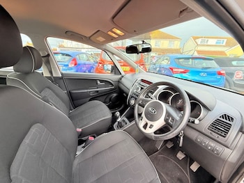 Used Kia Venga 2014 for sale - 76429786: Photo