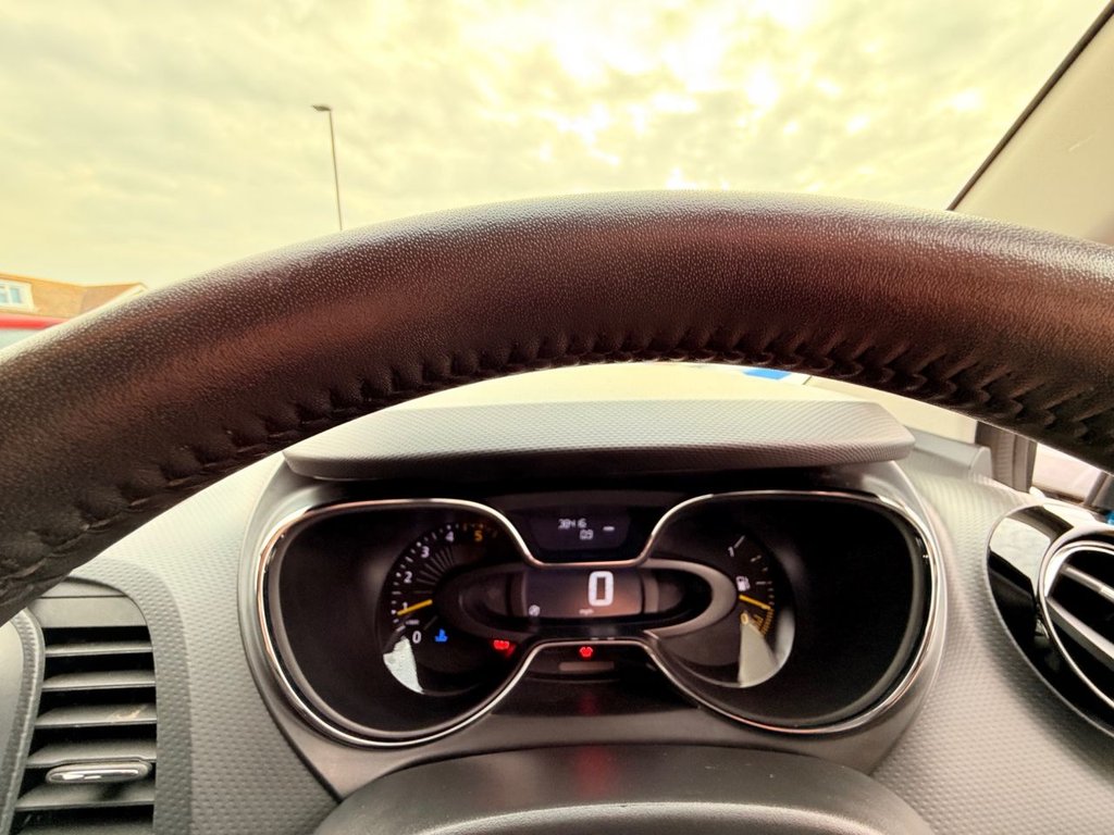 Used Renault Captur 2015 for sale - 77780540: Photo 32