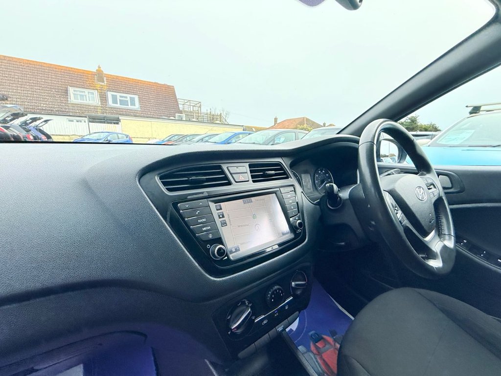 Used Hyundai i20 2018 for sale - 77880123: Photo 27
