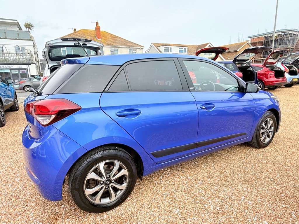 Used Hyundai i20 2018 for sale - 77880123: Photo 3