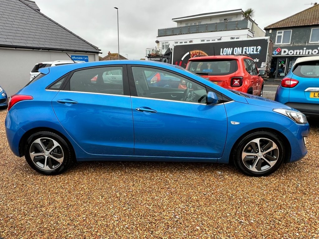 Used Hyundai i30 2017 for sale - 76406607: Photo 5