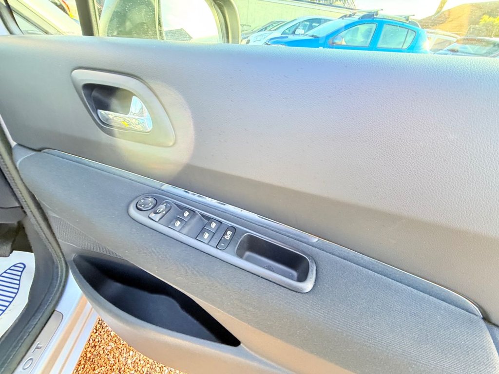 Used Peugeot 5008 2012 for sale - 77227446: Photo 17