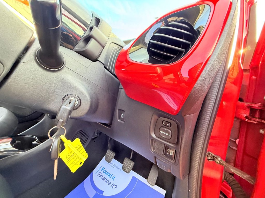 Used Toyota AYGO 2014 for sale - 76520601: Photo 32