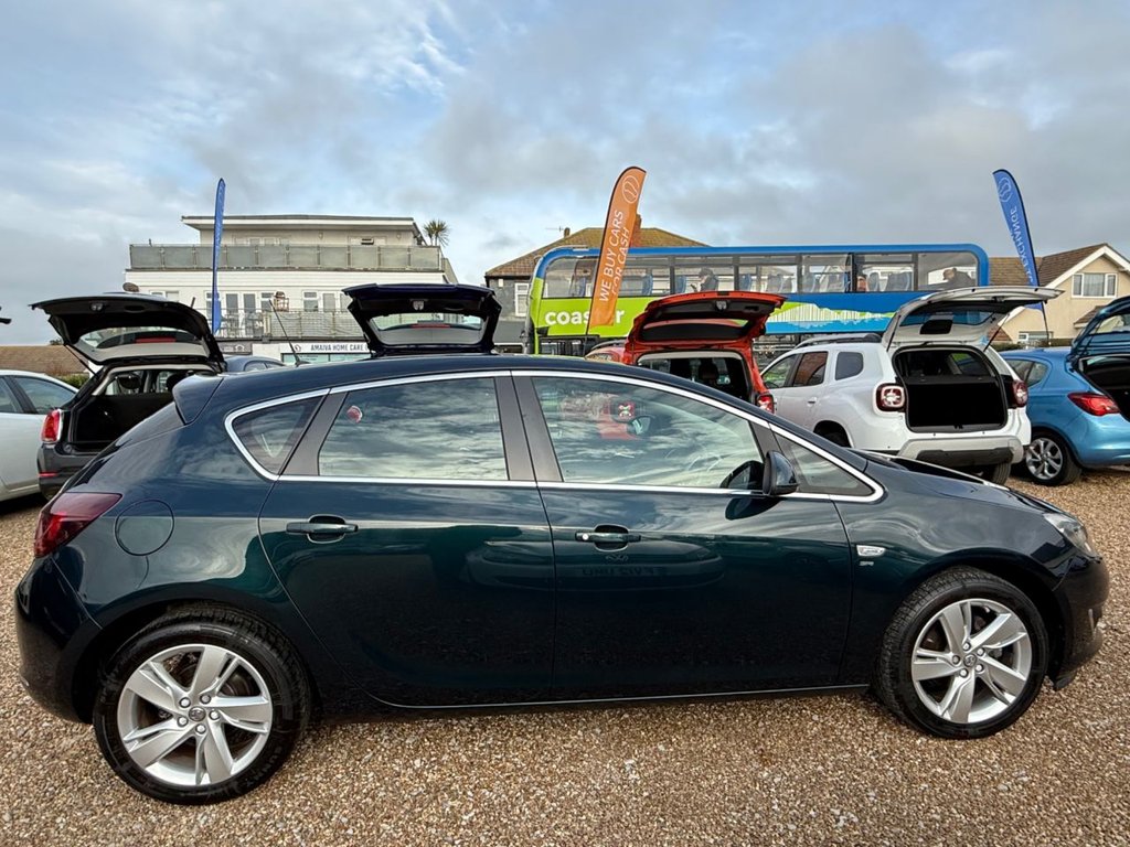 Used Vauxhall Astra 2014 for sale - 76962573: Photo 2