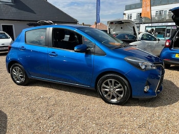 Used Toyota Yaris 2015 for sale - 78525232: Photo