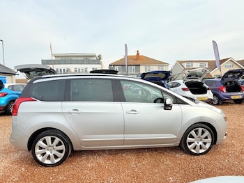 Used Peugeot 5008 2012 for sale - 76147757: Photo 2