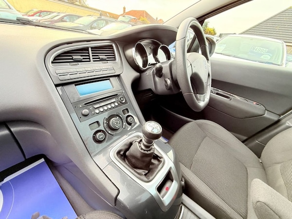 Used Peugeot 5008 2012 for sale - 76147757: Photo 32