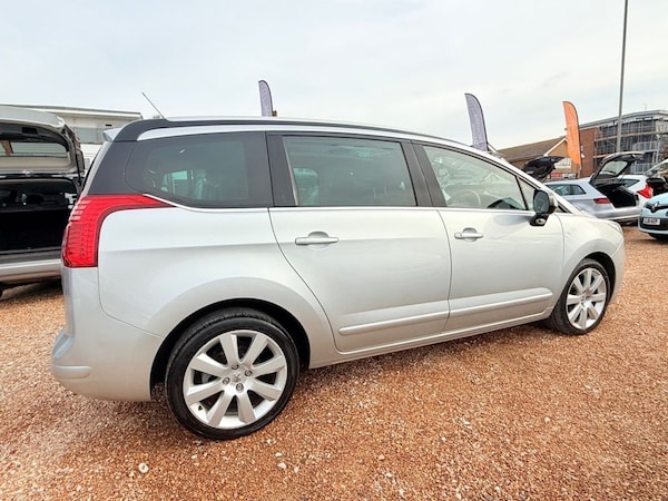 Used Peugeot 5008 2012 for sale - 76147757: Photo 3