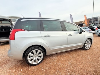 Used Peugeot 5008 2012 for sale - 76147757: Photo 3