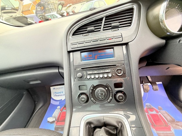 Used Peugeot 5008 2012 for sale - 76147757: Photo 40