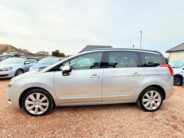 Used Peugeot 5008 2012 for sale - 76147757: Photo 6
