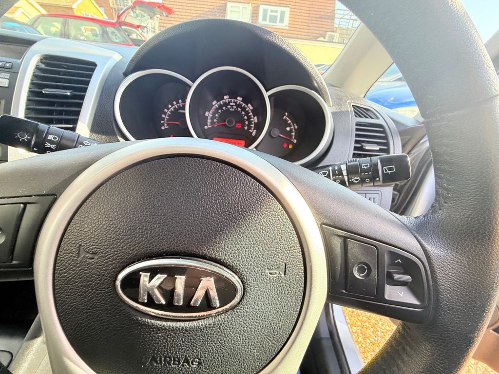 Used Kia Venga 2011 for sale - 76535663: Photo 33