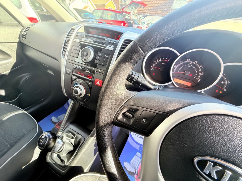 Used Kia Venga 2011 for sale - 76535663: Photo 35