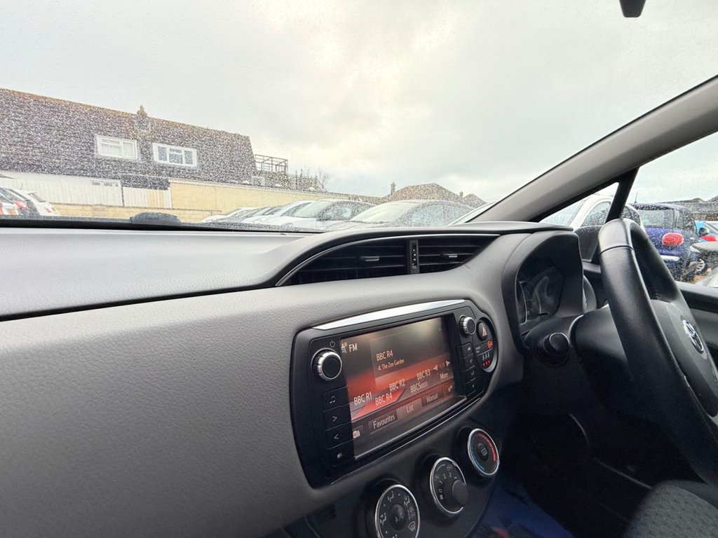 Used Toyota Yaris 2015 for sale - 77507866: Photo 20