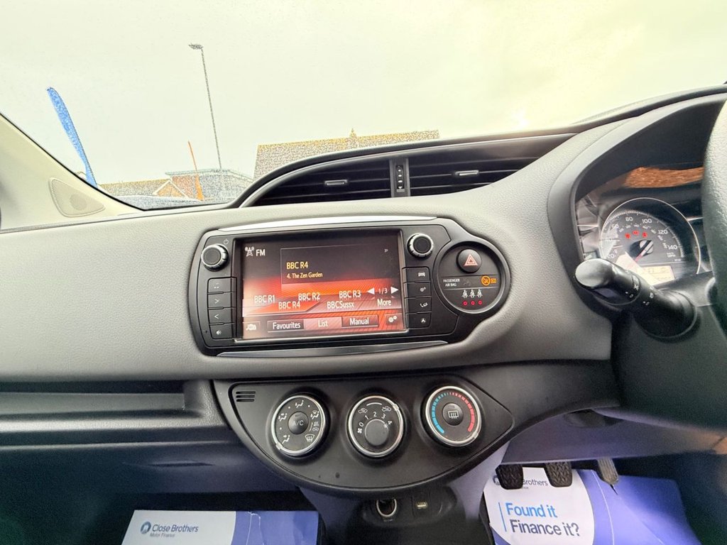 Used Toyota Yaris 2015 for sale - 77507866: Photo 27