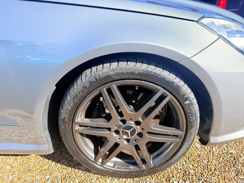 Used Mercedes-Benz E Class 2011 for sale - 77890960: Photo 12