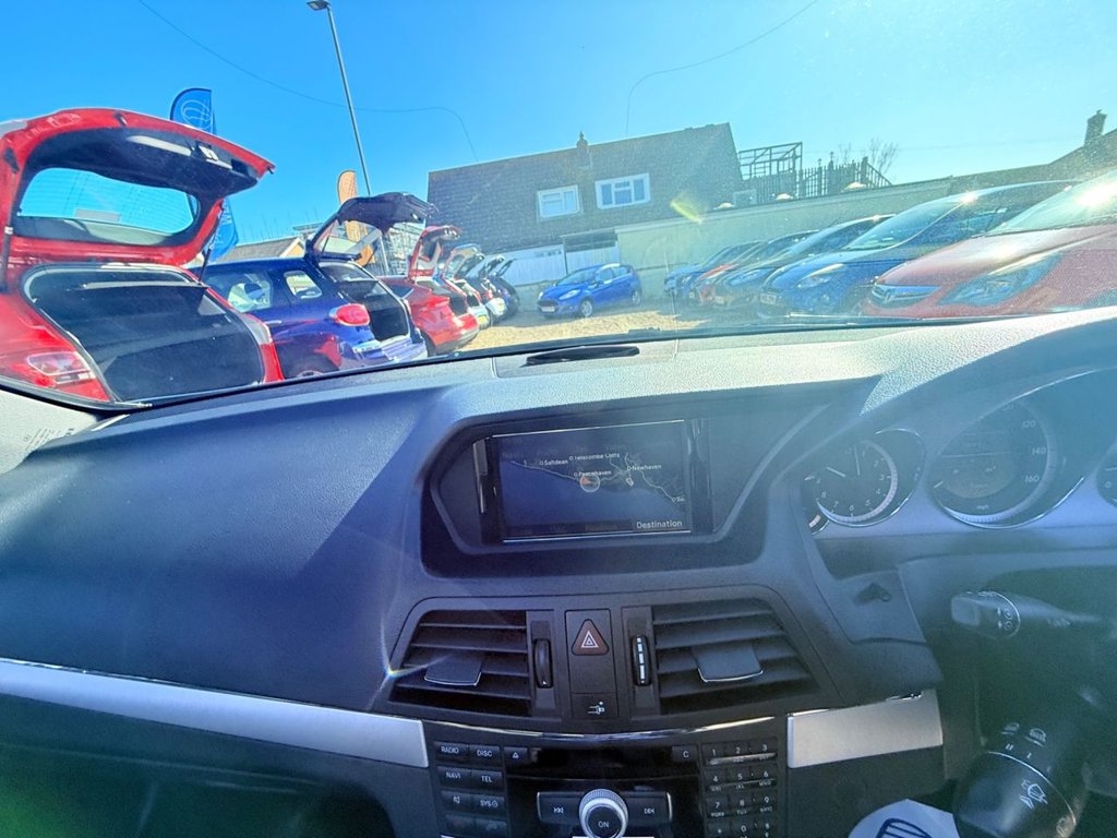 Used Mercedes-Benz E Class 2011 for sale - 77890960: Photo 25