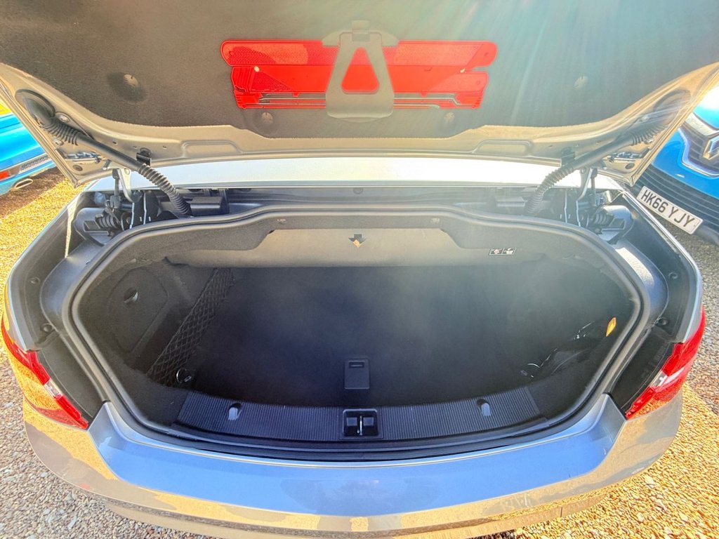 Used Mercedes-Benz E Class 2011 for sale - 77890960: Photo 34