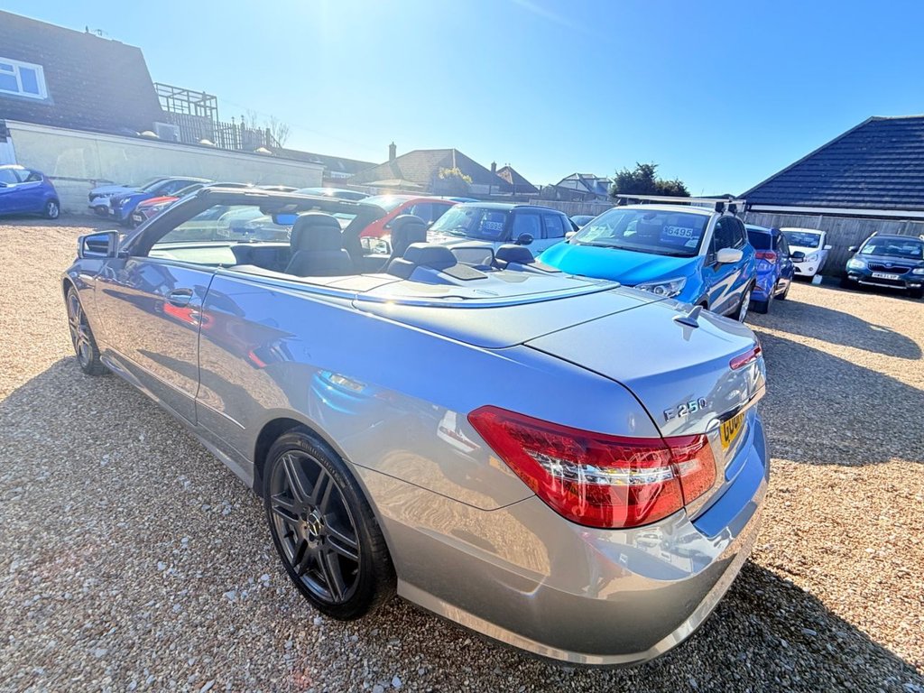 Used Mercedes-Benz E Class 2011 for sale - 77890960: Photo 4