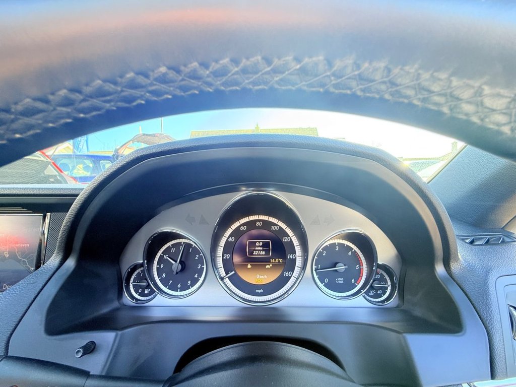 Used Mercedes-Benz E Class 2011 for sale - 77890960: Photo 44