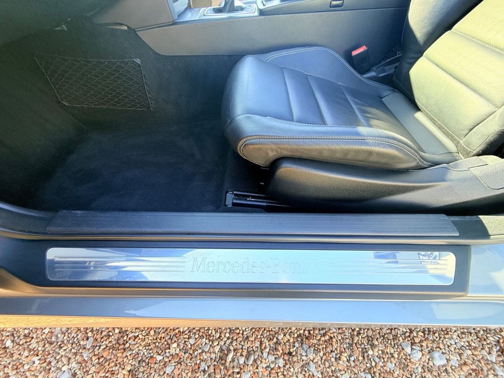 Used Mercedes-Benz E Class 2011 for sale - 77890960: Photo 45