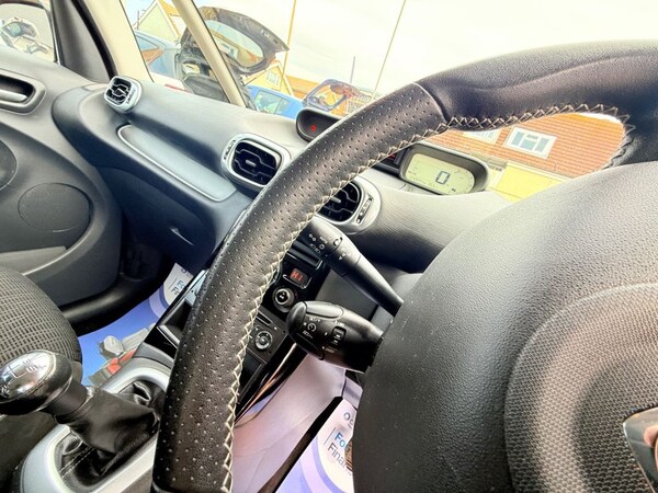 Used Citroen C3 Picasso 2015 for sale - 75527863: Photo 31