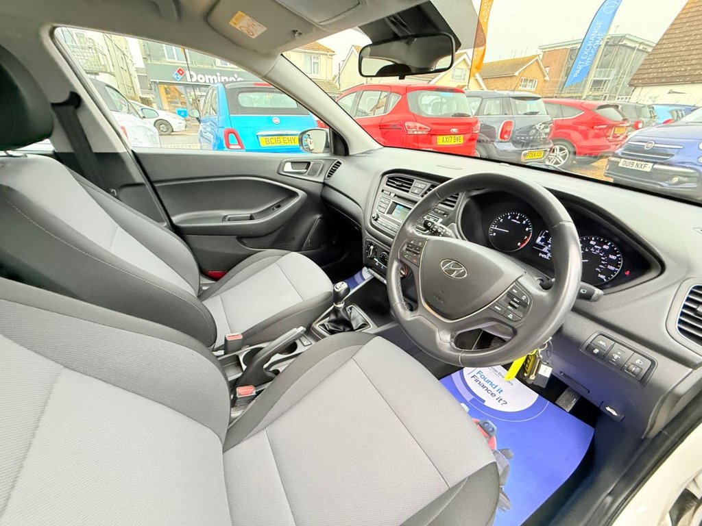 Used Hyundai i20 2017 for sale - 77780843: Photo 14