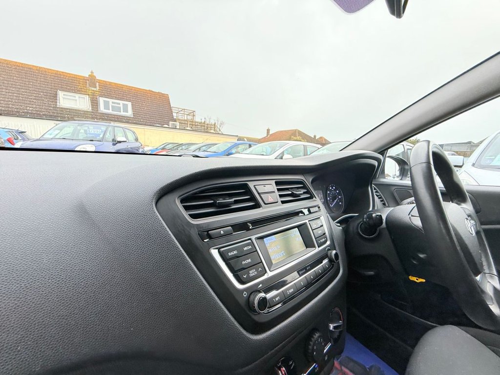 Used Hyundai i20 2017 for sale - 77780843: Photo 27