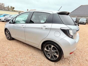 Used Toyota Yaris 2013 for sale - 79562218: Photo