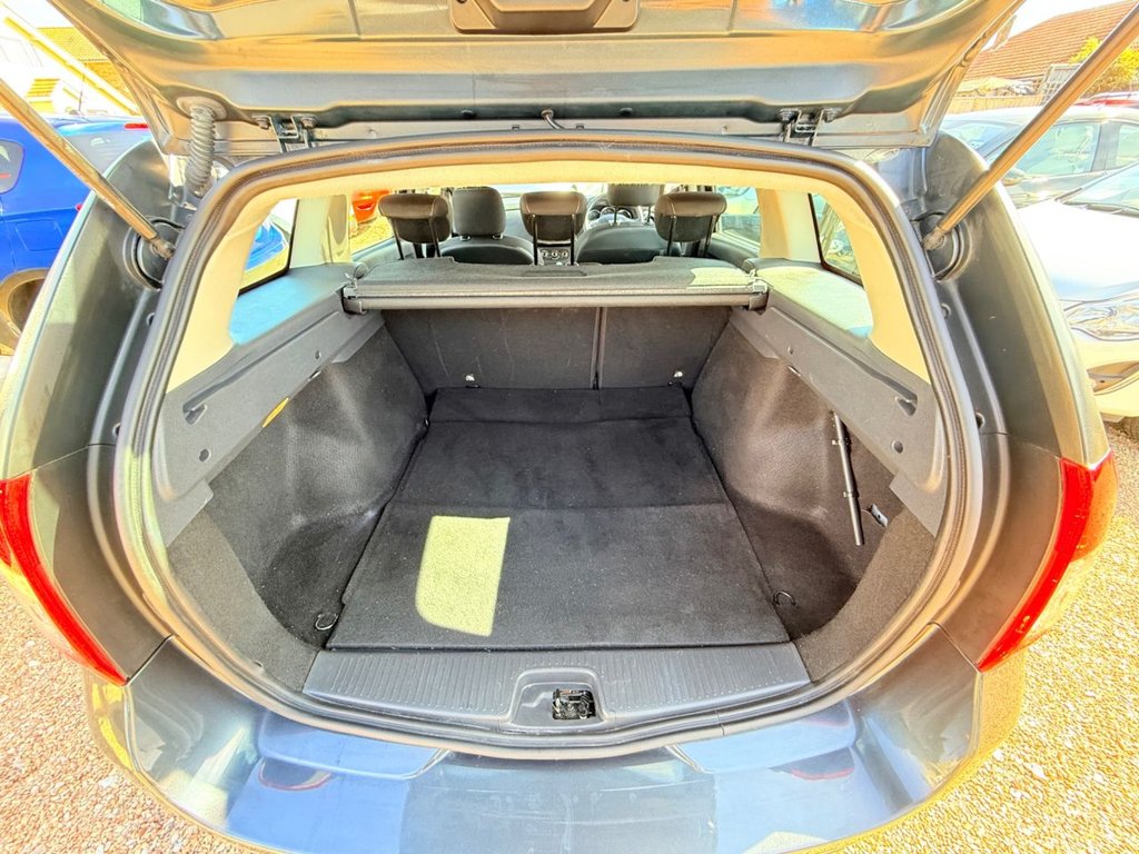 Used Dacia Logan MCV 2018 for sale - 76105827: Photo 19