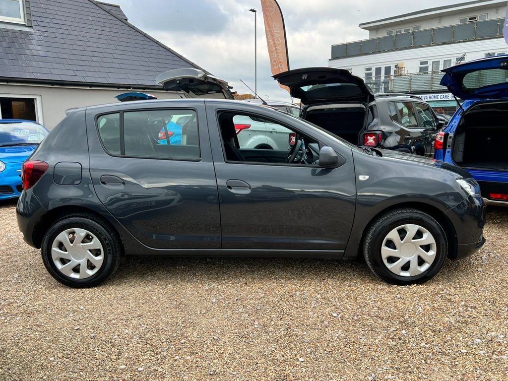 Used Dacia Sandero 2020 for sale - 76081183: Photo 2
