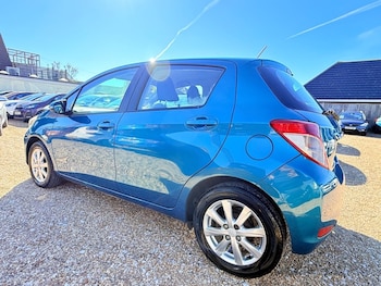 Used Toyota Yaris 2013 for sale - 76080829: Photo