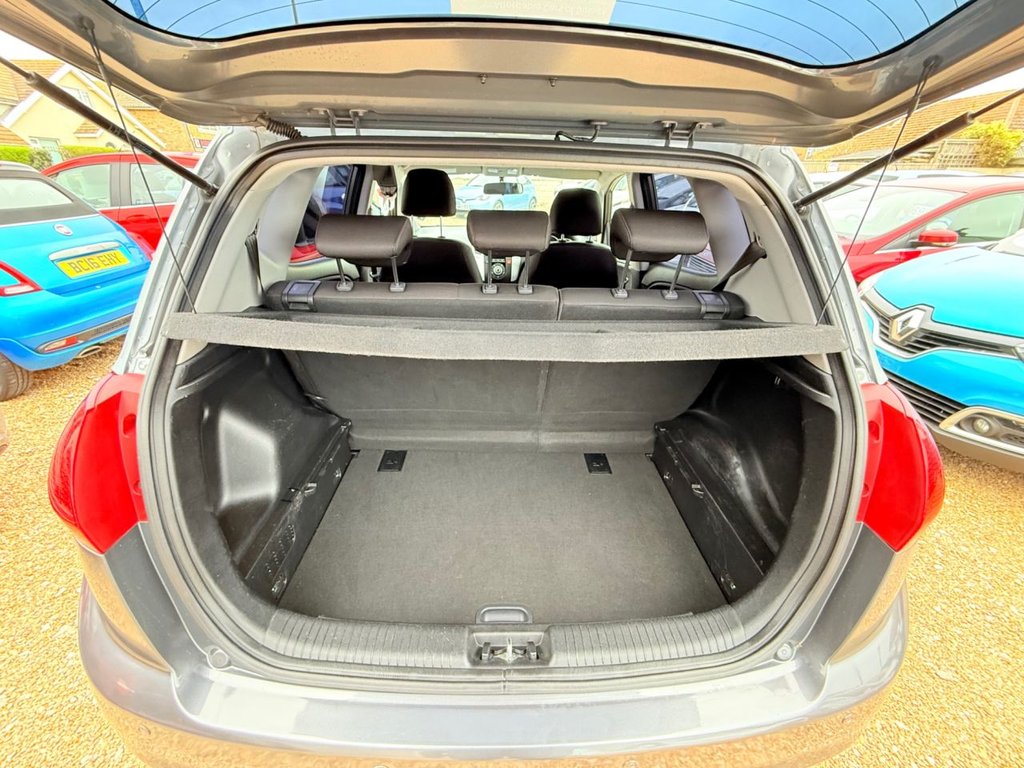 Used Kia Venga 2011 for sale - 78003226: Photo 23