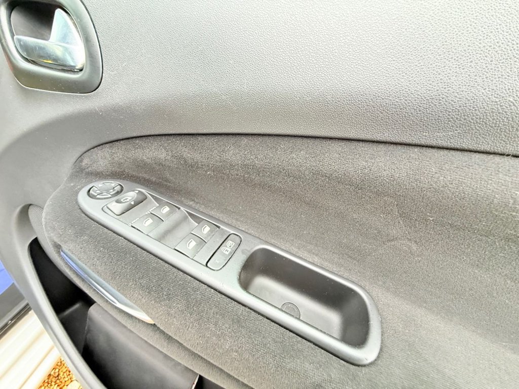 Used Citroen C3 Picasso 2015 for sale - 77499236: Photo 20