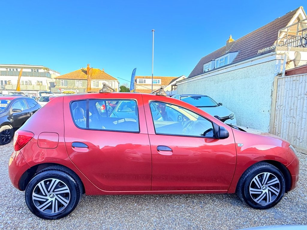 Used Dacia Sandero 2016 for sale - 77096711: Photo 2