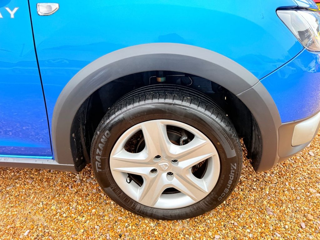 Used Dacia Sandero Stepway 2014 for sale - 77139640: Photo 11