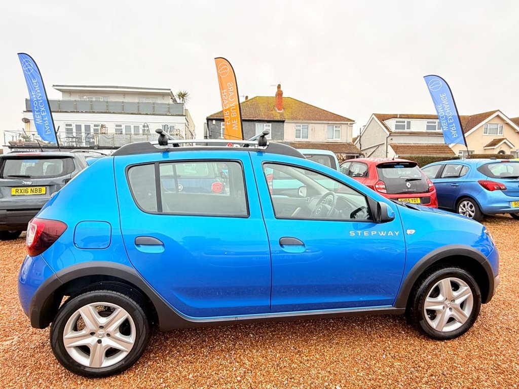Used Dacia Sandero Stepway 2014 for sale - 77139640: Photo 2
