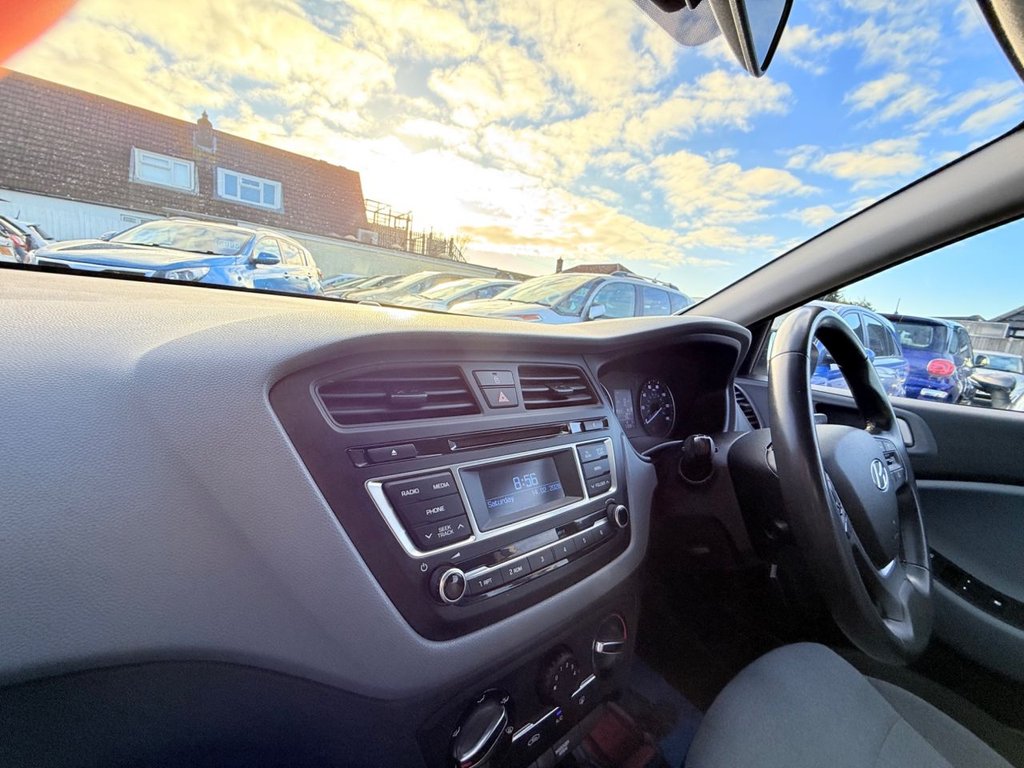 Used Hyundai i20 2017 for sale - 77558069: Photo 21